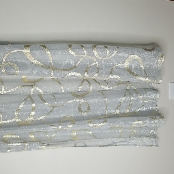 Lularoe Women's long throw over metallic sz medium - Picture 6 of 8